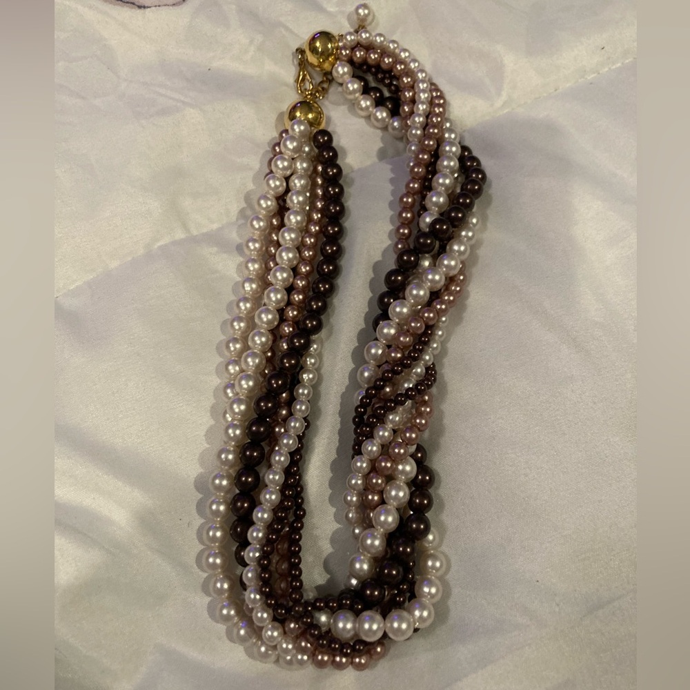 💜Brown and Champagne Multi Strand Pearls